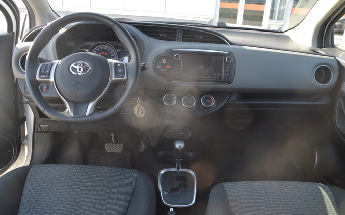 Toyota Yaris cena 37900 przebieg: 88000, rok produkcji 2015 z Sierpc małe 37